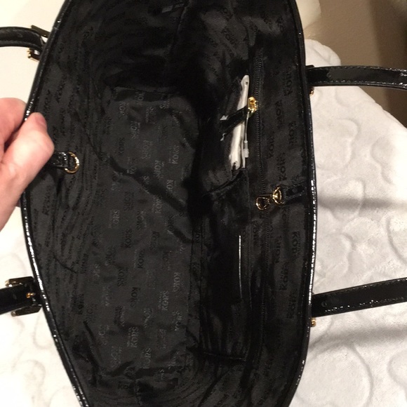 NWT Michael Kors monogram carry all tote - Picture 6 of 8